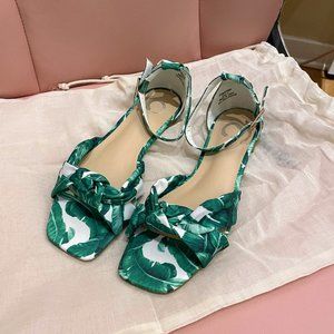***SOLD*** DSW Safina Sandal [BRAND-NEW/NWOT]